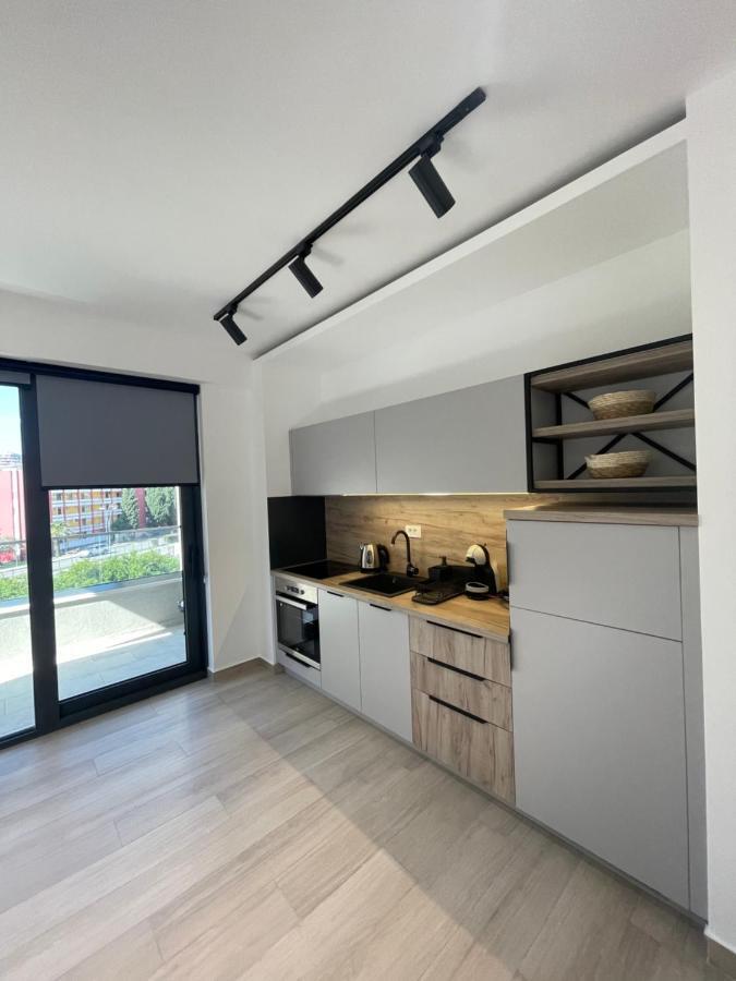 Dora Family Apartments บุดวา ภายนอก รูปภาพ