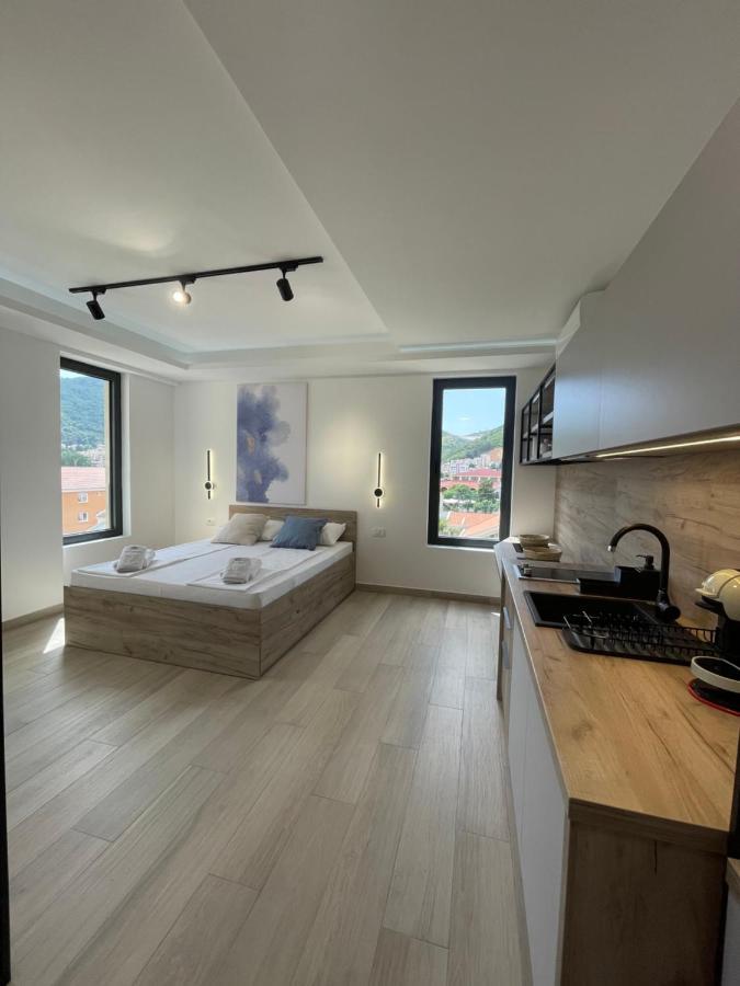 Dora Family Apartments บุดวา ภายนอก รูปภาพ
